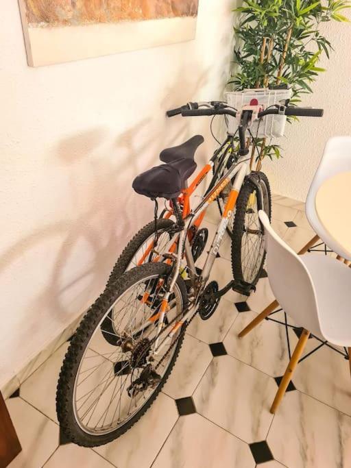 קוניט Nice Beachside 2-Bd Apt Near Barcelona מראה חיצוני תמונה