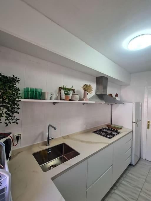קוניט Nice Beachside 2-Bd Apt Near Barcelona מראה חיצוני תמונה