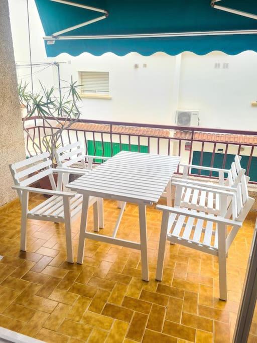 קוניט Nice Beachside 2-Bd Apt Near Barcelona מראה חיצוני תמונה