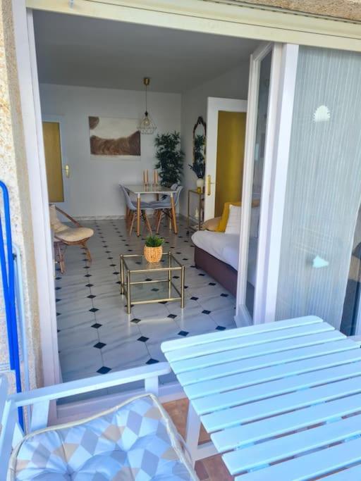 קוניט Nice Beachside 2-Bd Apt Near Barcelona מראה חיצוני תמונה